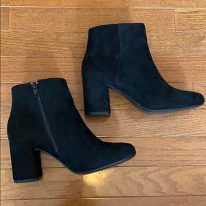 LIKE NEW black boots